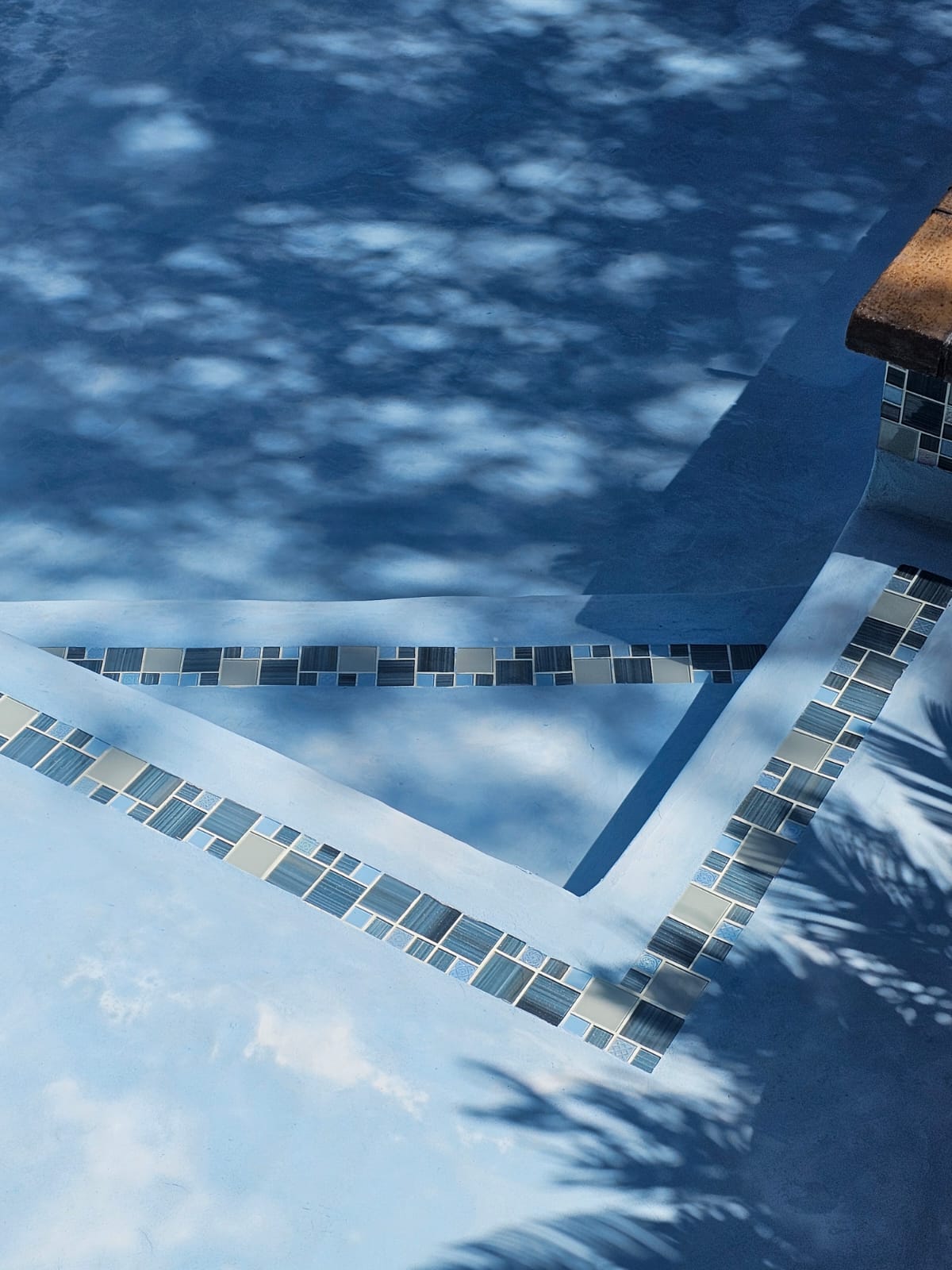 Marbelite renovation with new Glass Mosaics in Turquoise Ocean MIx