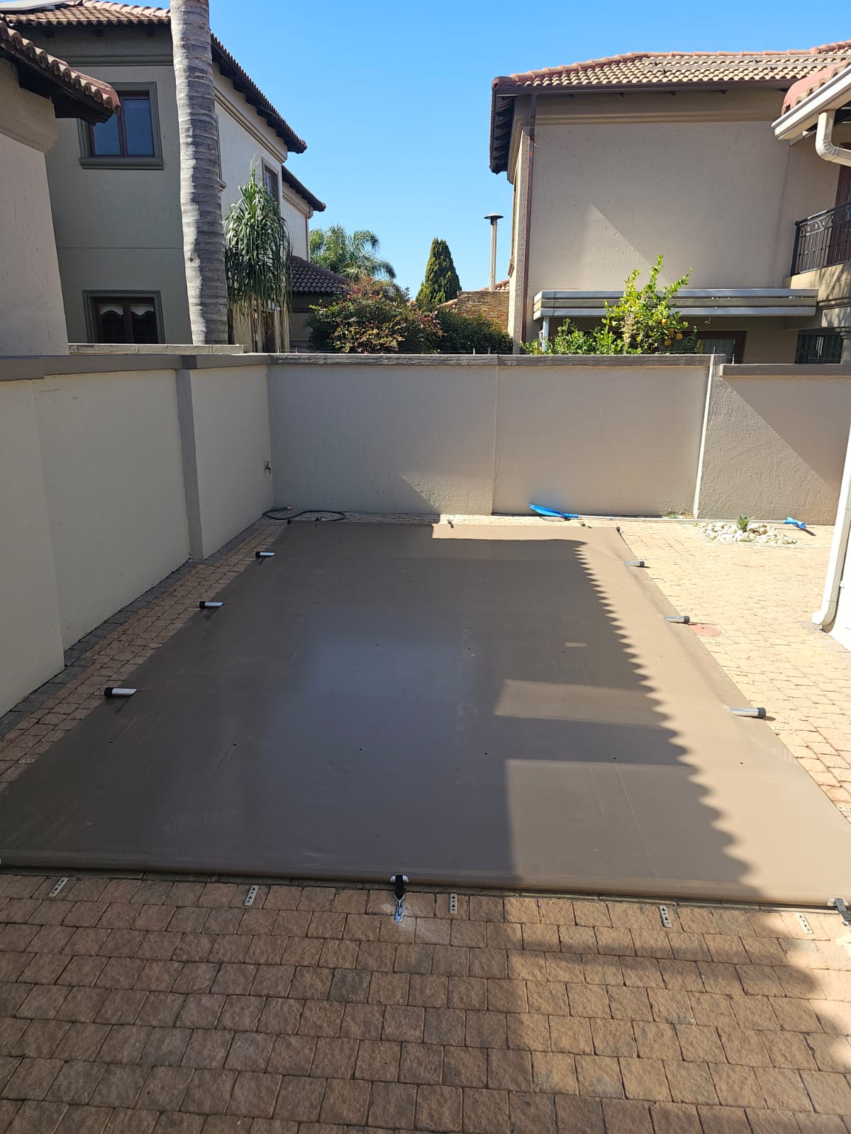 Pool Cover with Alliminium poles and ratchet system installed